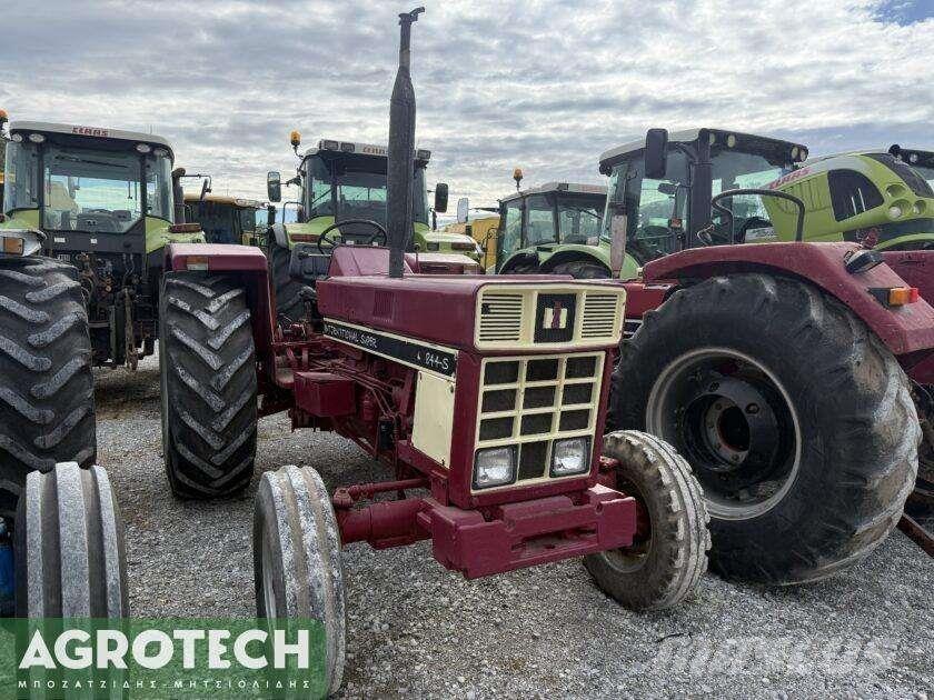 International 844s Tractoren