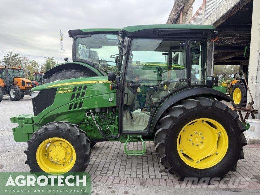 John Deere 5075 GF Tractoren