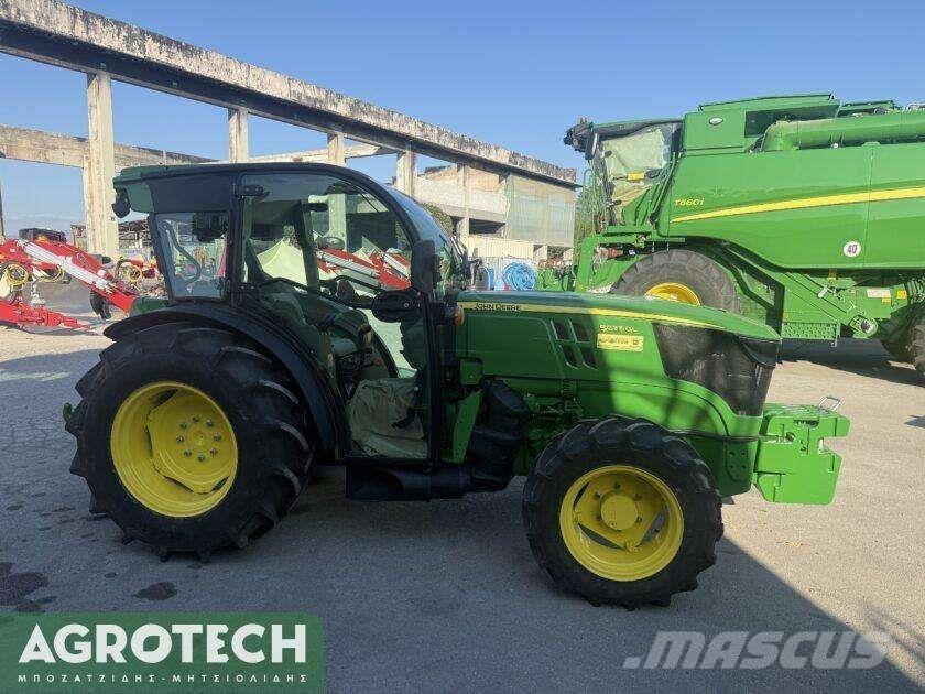 John Deere 5075 GL Tractoren