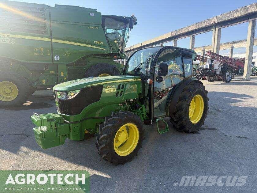 John Deere 5075 GL Tractoren