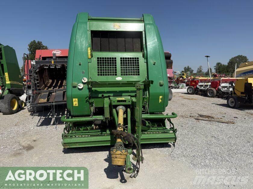 John Deere 864 Ronde-balenpersen