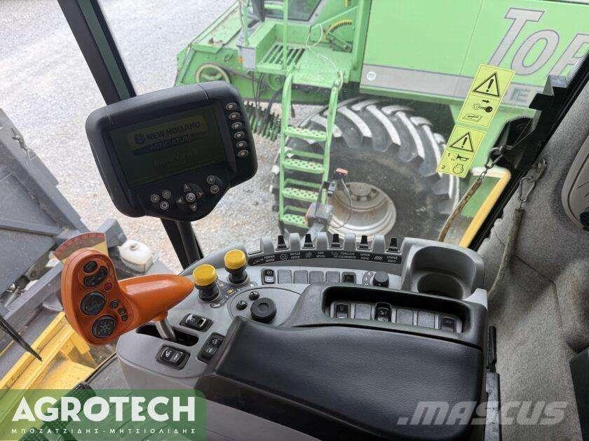 New Holland CX 8070 Tractoren