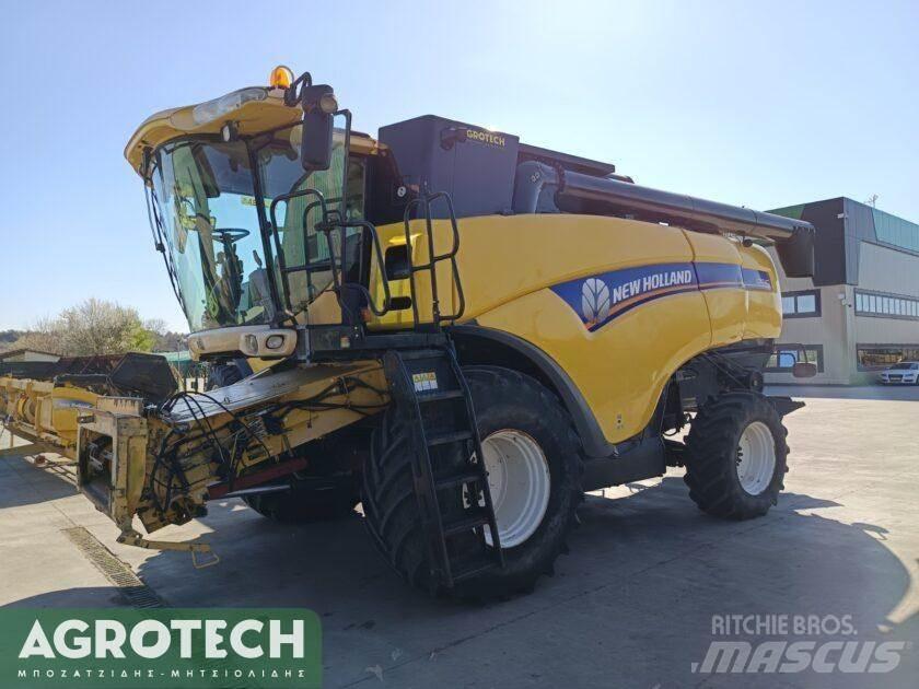 New Holland CX 840 Tractoren