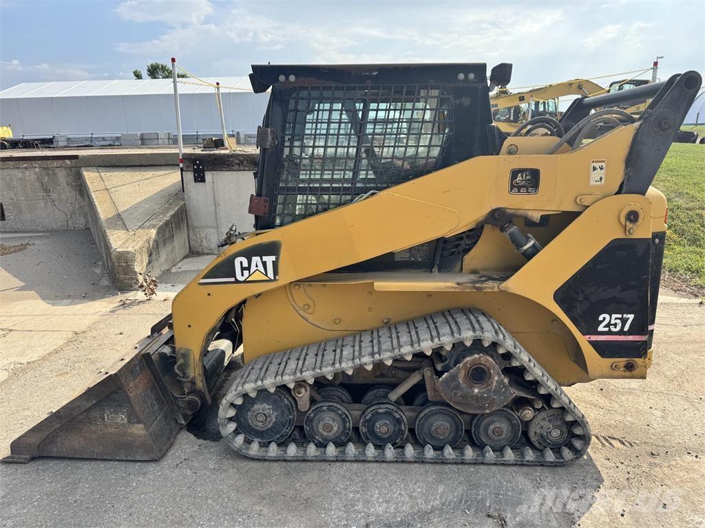 CAT 257 Schrankladers