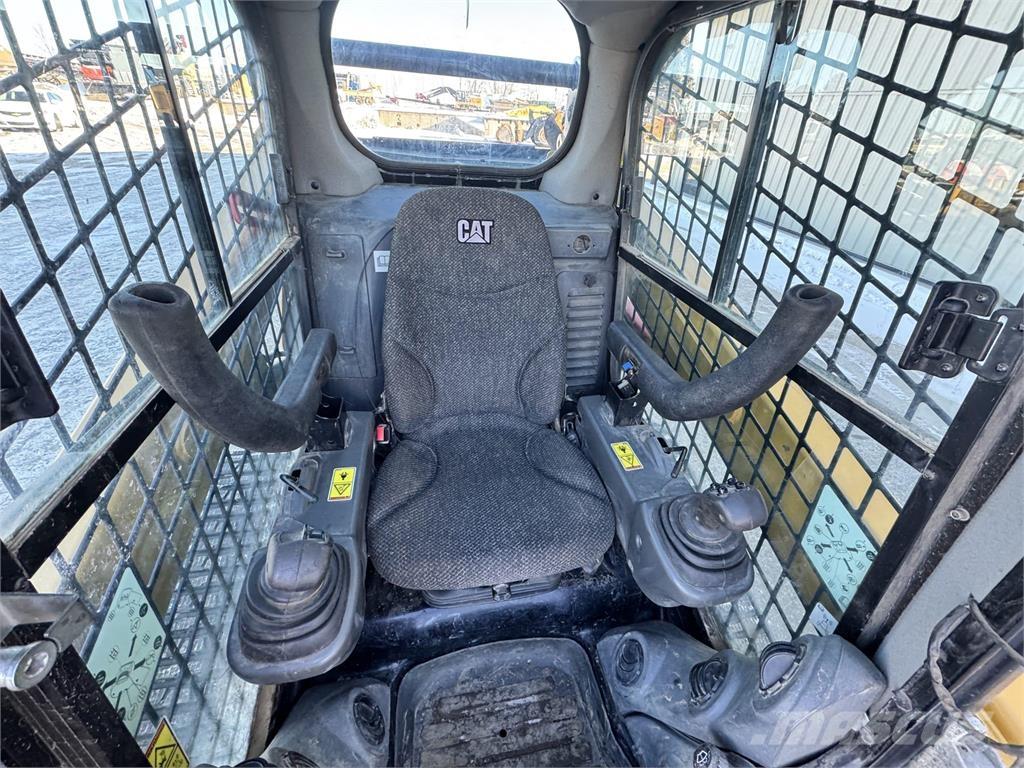 CAT 257D Schrankladers