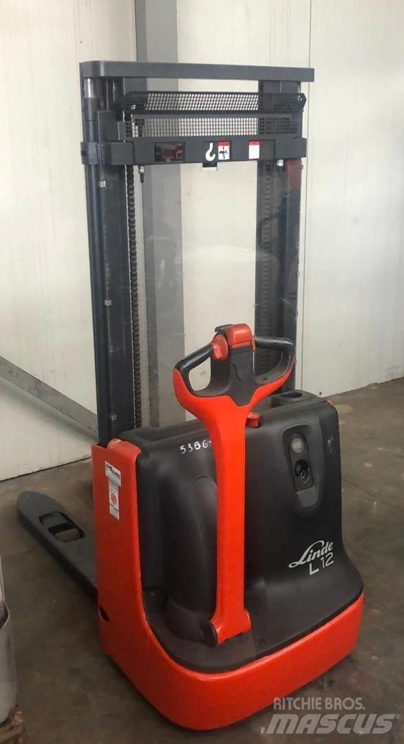 Linde L 12 Stapelaar meeloop