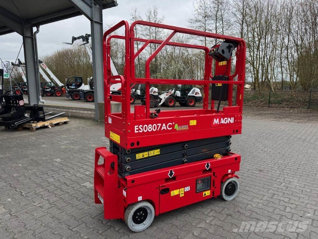 Magni ES 0807 AC + Schaarhoogwerkers