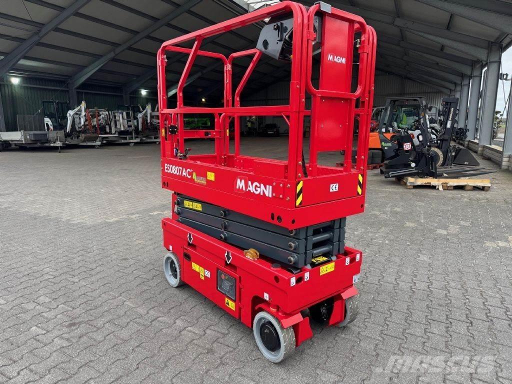 Magni ES 0807 AC + Schaarhoogwerkers