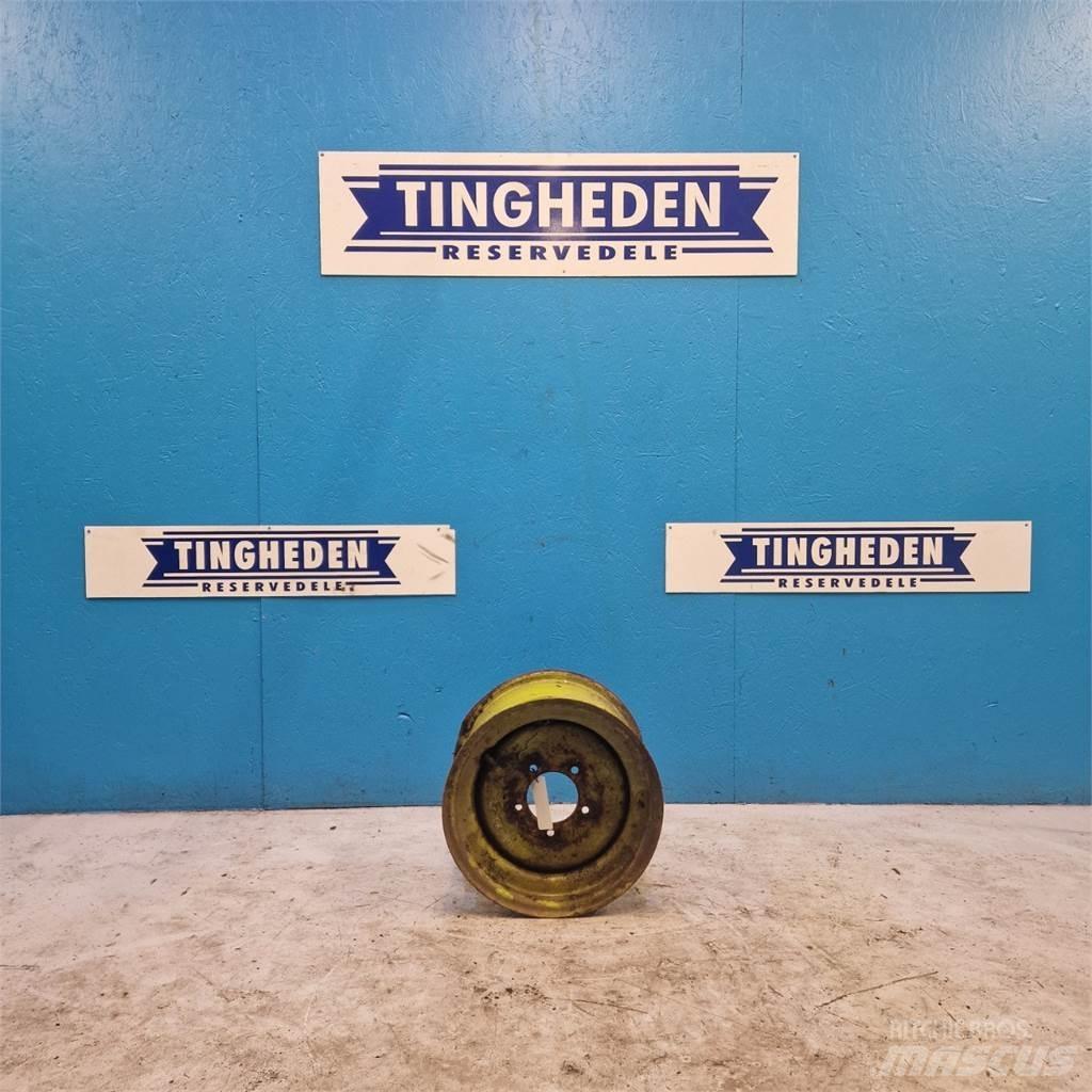  15 900x15 Banden, wielen en velgen