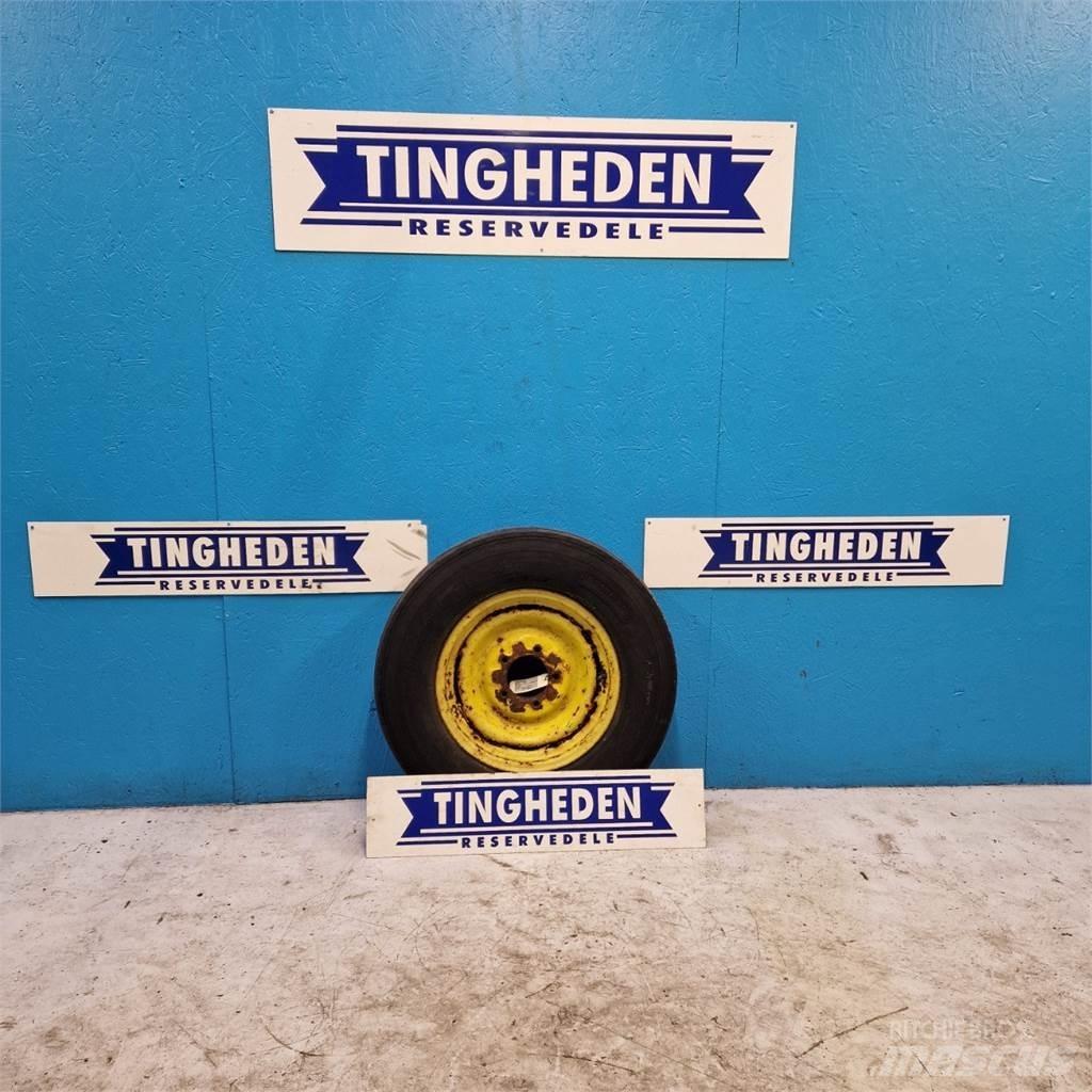  16 6.50R16 LT Banden, wielen en velgen