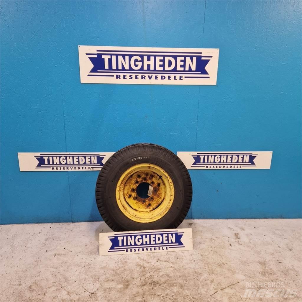 18 10.5/80-18 Banden, wielen en velgen