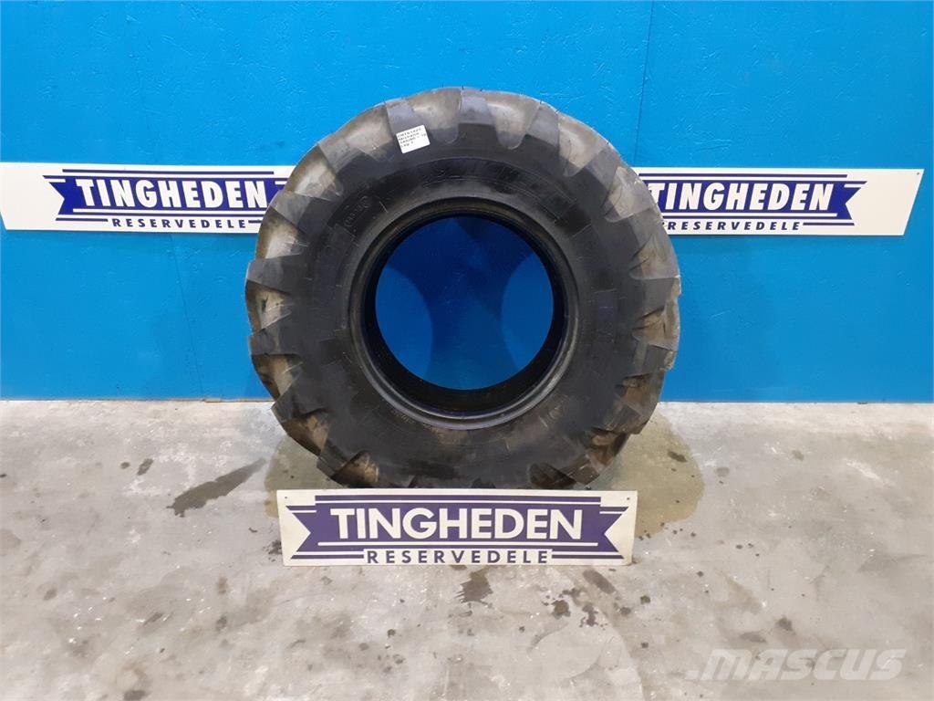  18 340/80R18 Banden, wielen en velgen