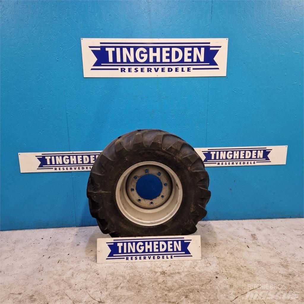  18 340/80R18 Banden, wielen en velgen