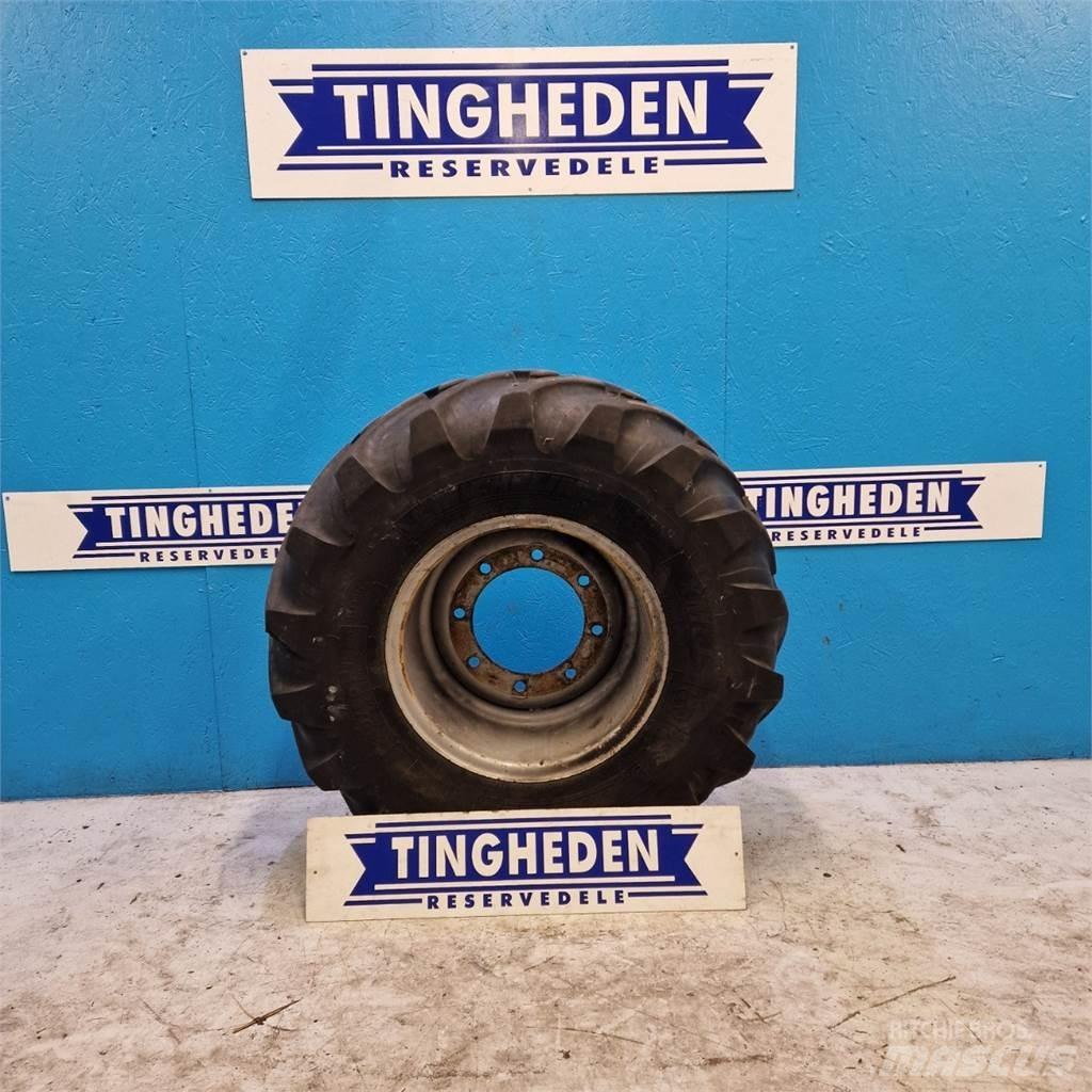  18 340/80R18 Banden, wielen en velgen