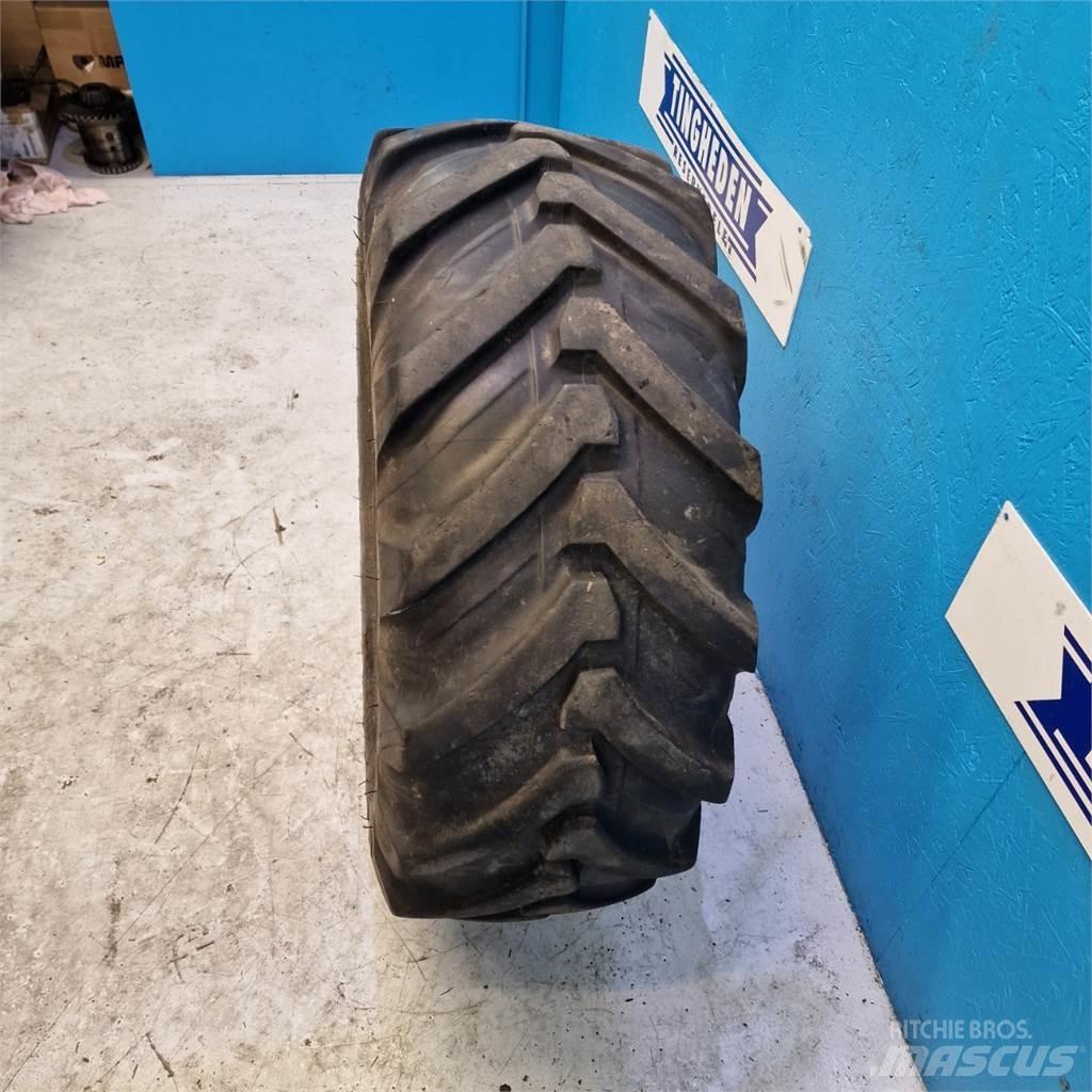  18 340/80R18 Banden, wielen en velgen