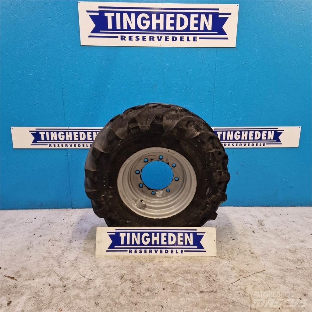  18 340/80R18 Banden, wielen en velgen