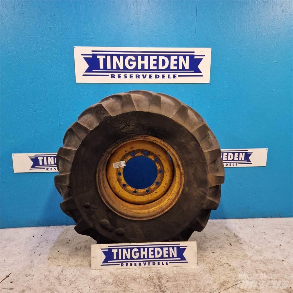  24 19.5 LR 24 Banden, wielen en velgen