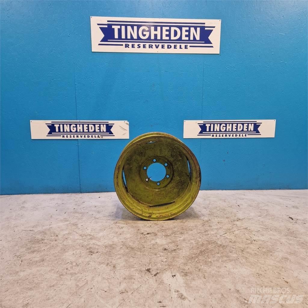  24 W10x24 Banden, wielen en velgen