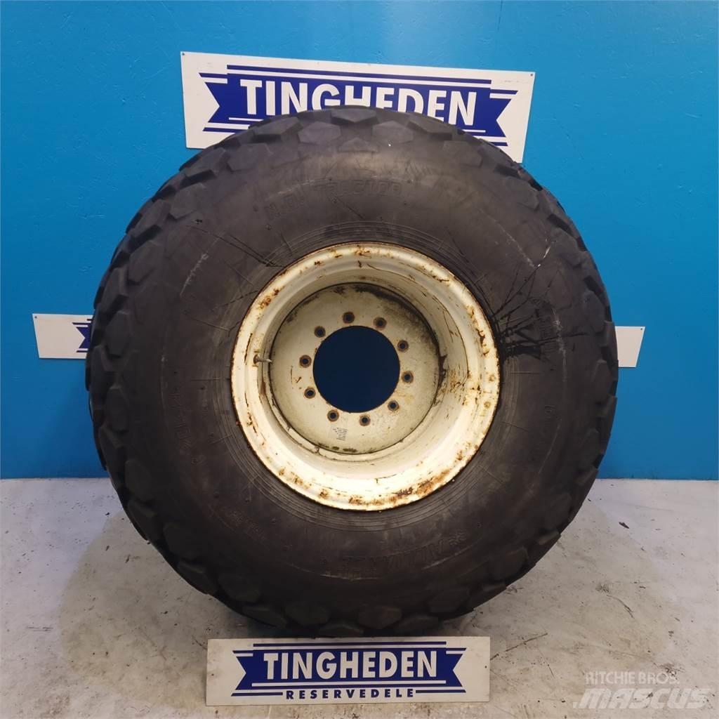  26 28L-26 Banden, wielen en velgen