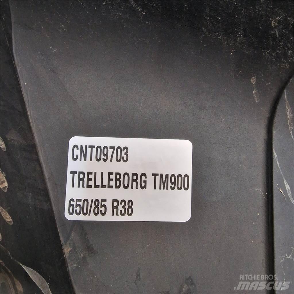  38 650/85R38 Banden, wielen en velgen