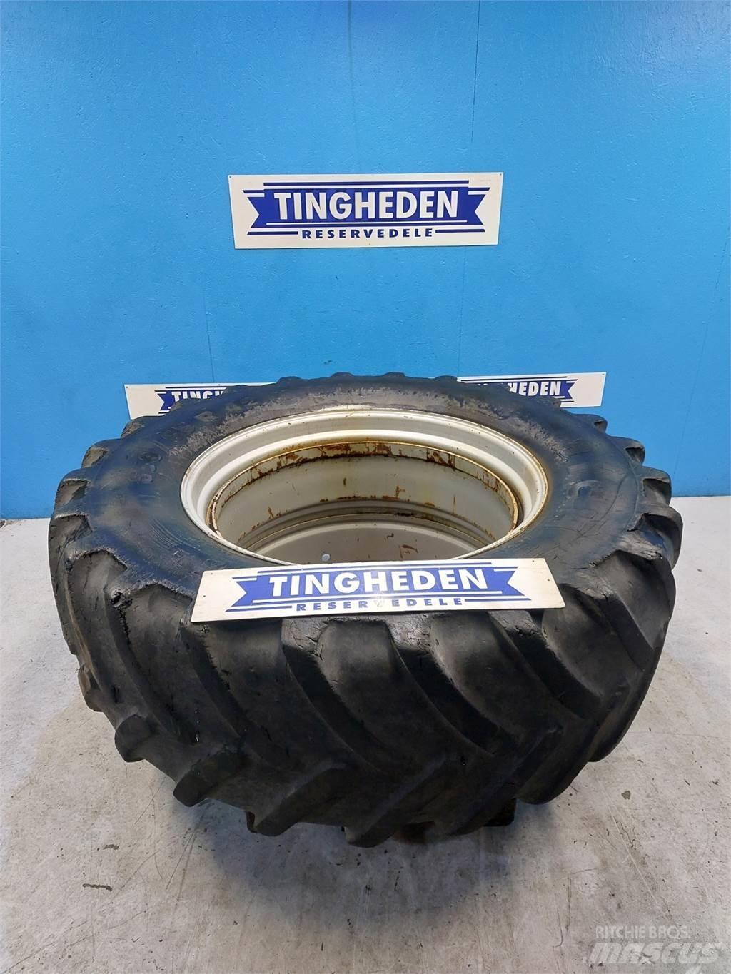  42 650/65 R42 Banden, wielen en velgen