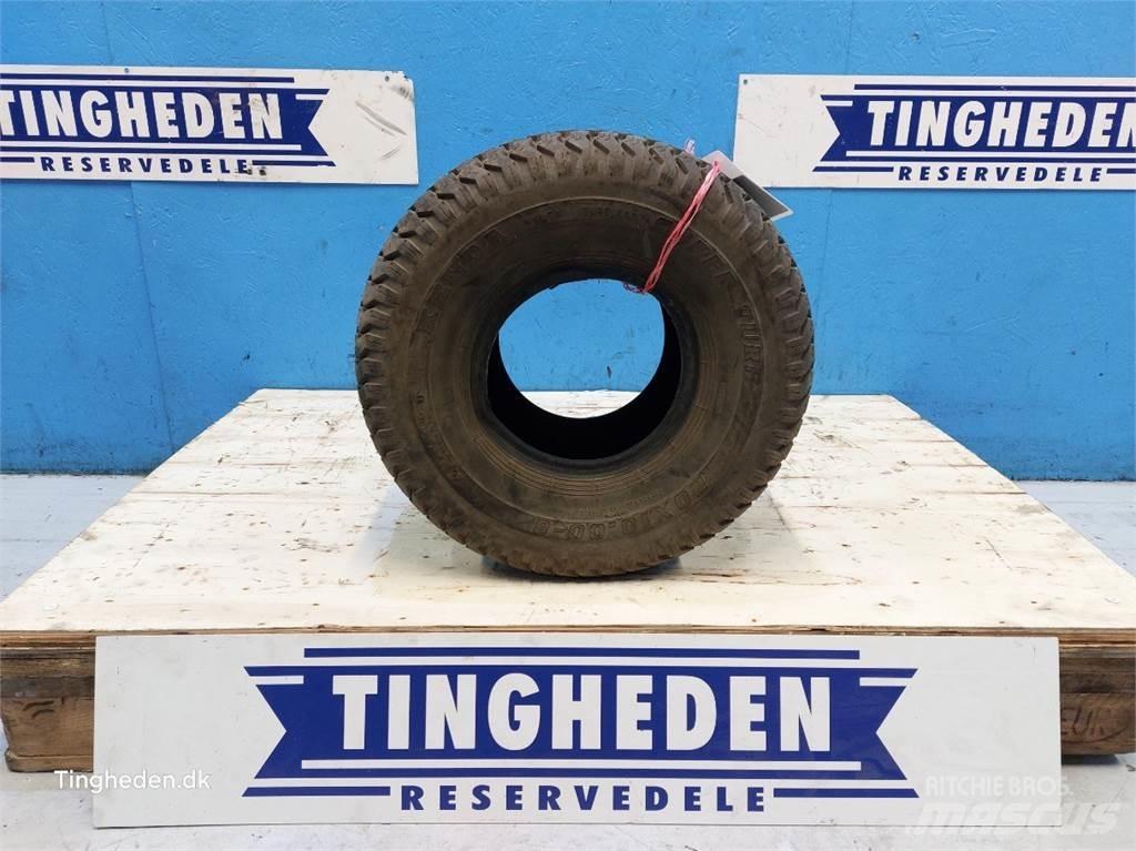  8 20x10.00-8 Banden, wielen en velgen