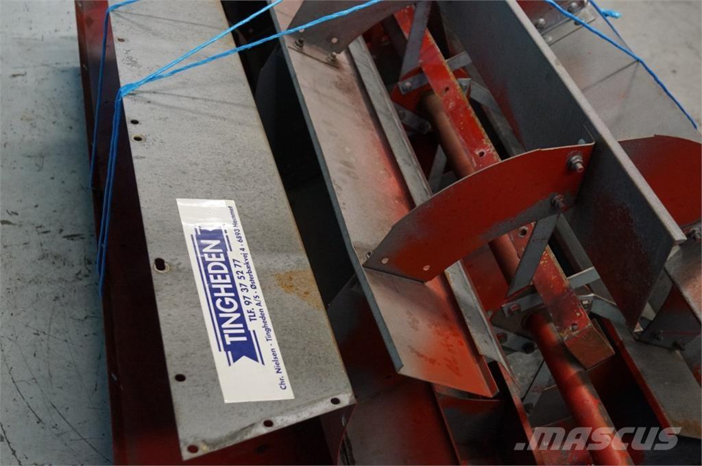 CASE 1680 Zand- en zoutstrooimachines