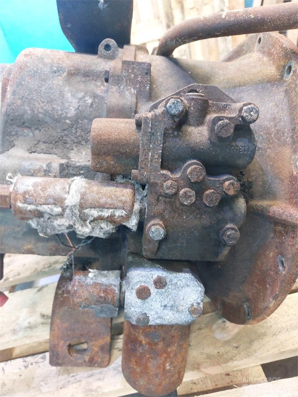CASE 580 SLE Transmissie