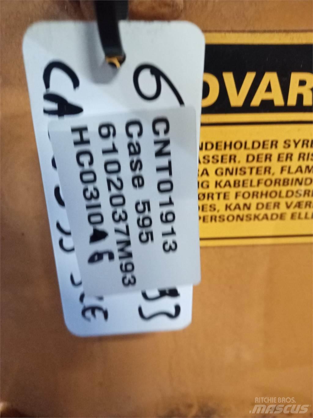 CASE 595 Puinbakken
