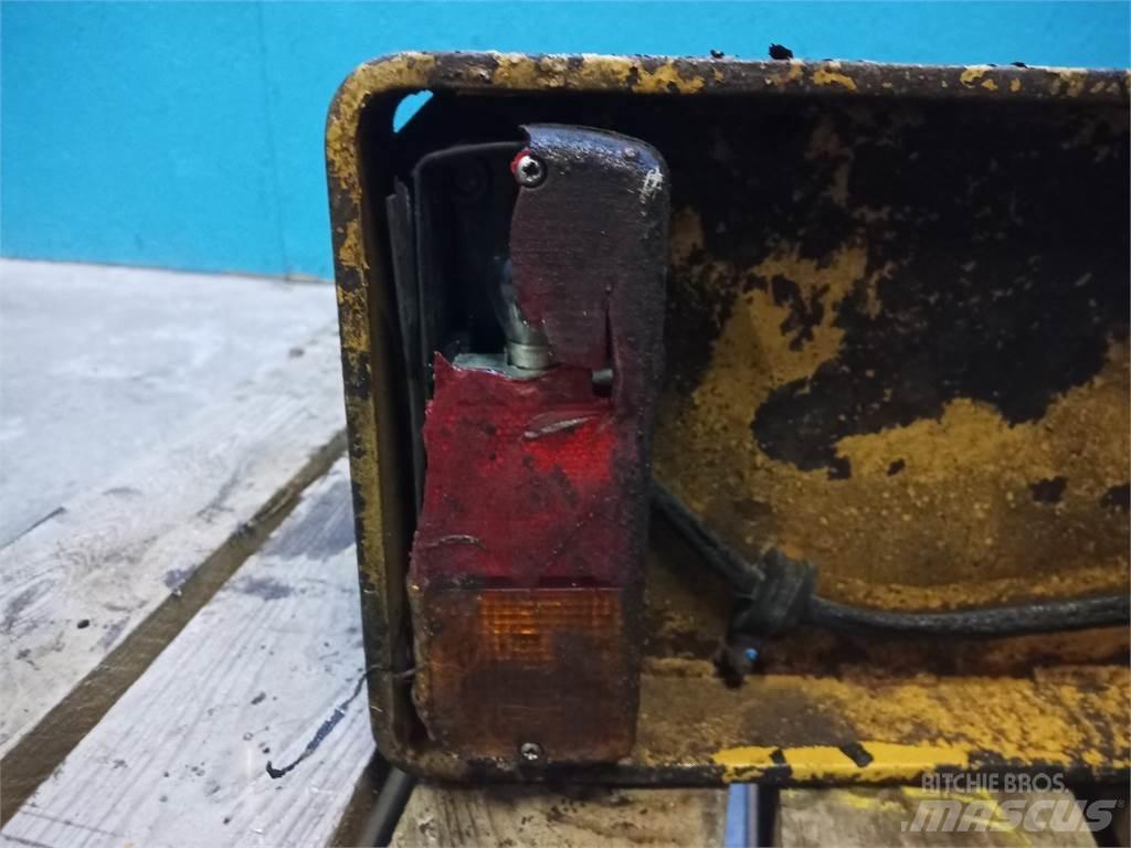 CASE 595 Puinbakken