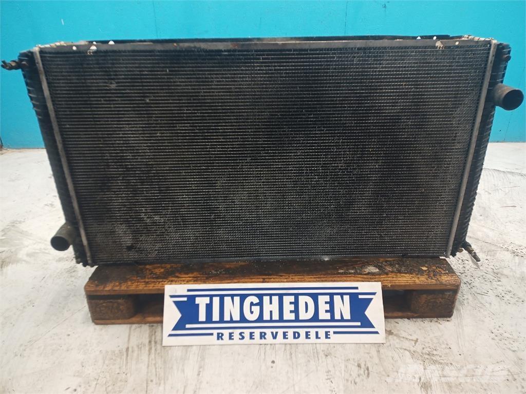 CASE 8010 Radiatoren