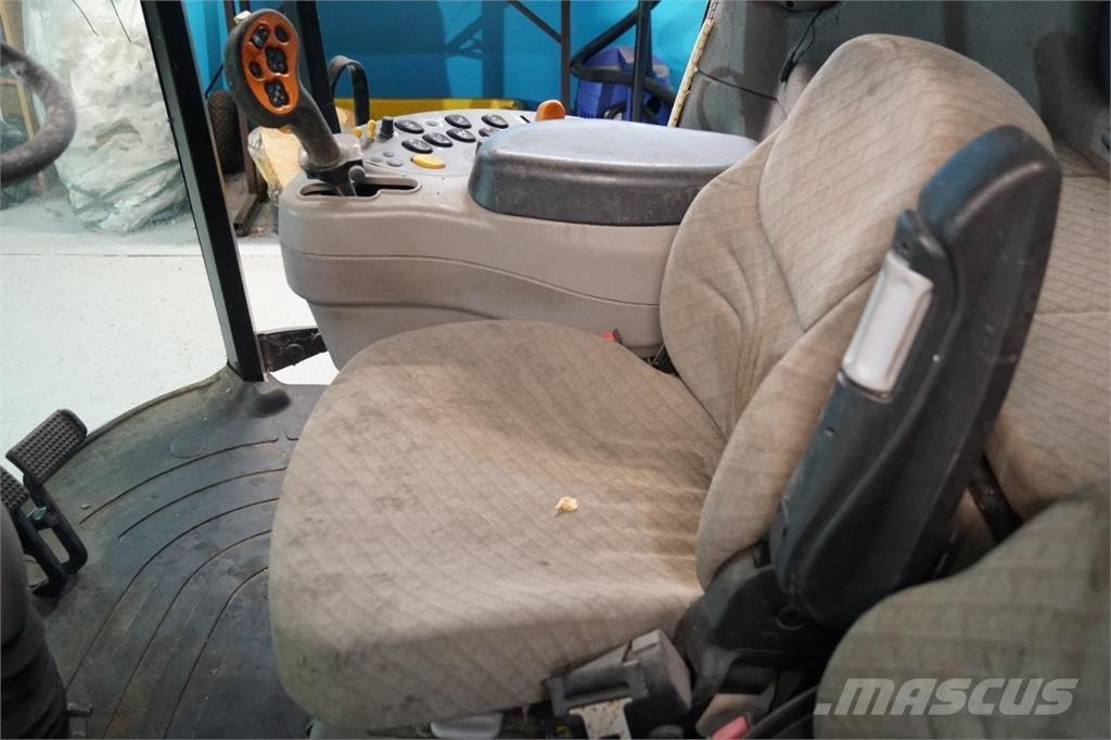 CASE 8010 Cabine en interieur