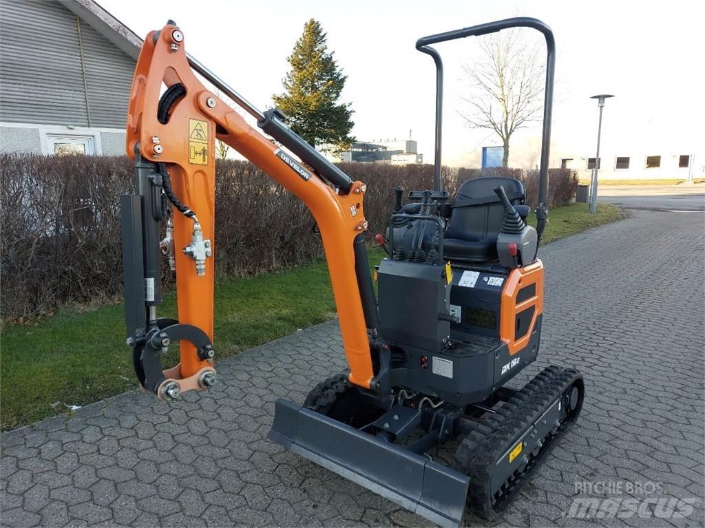 Develon DX10-7 Minigraafmachines < 7t