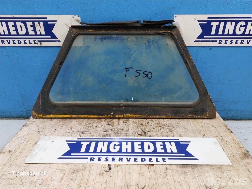 Ford 550 Cabine en interieur