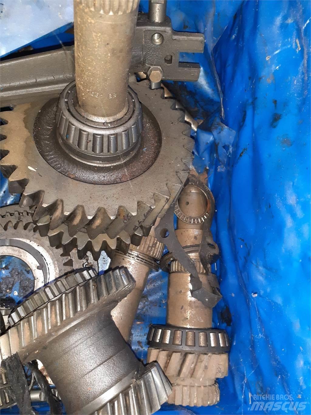 Ford 7710 Transmissie