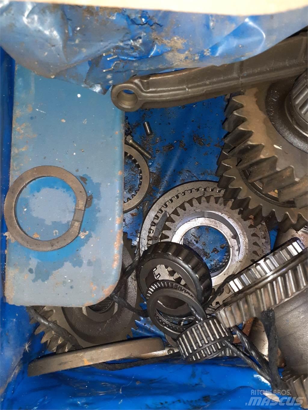 Ford 7710 Transmissie
