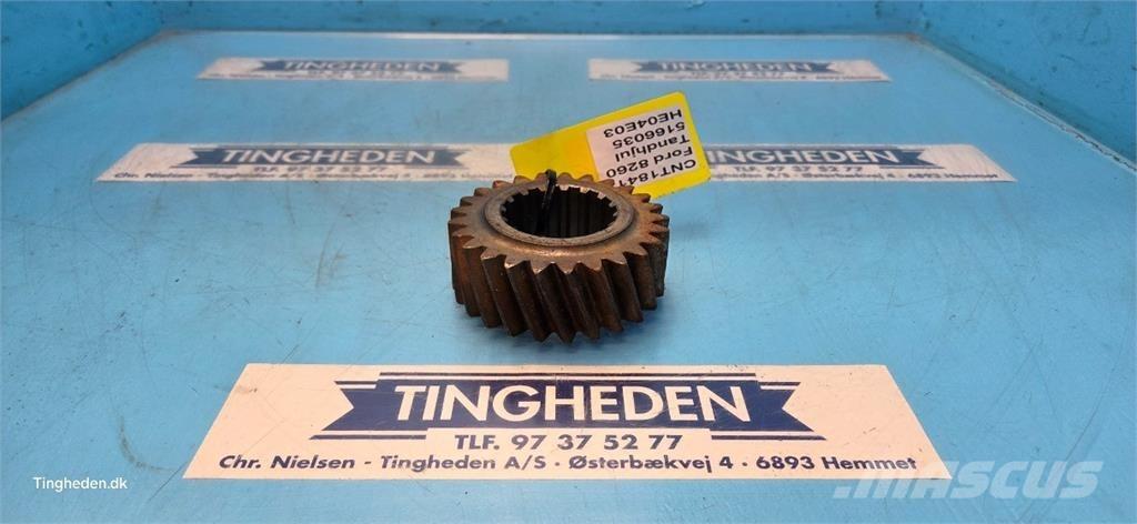 Ford 8260 Transmissie