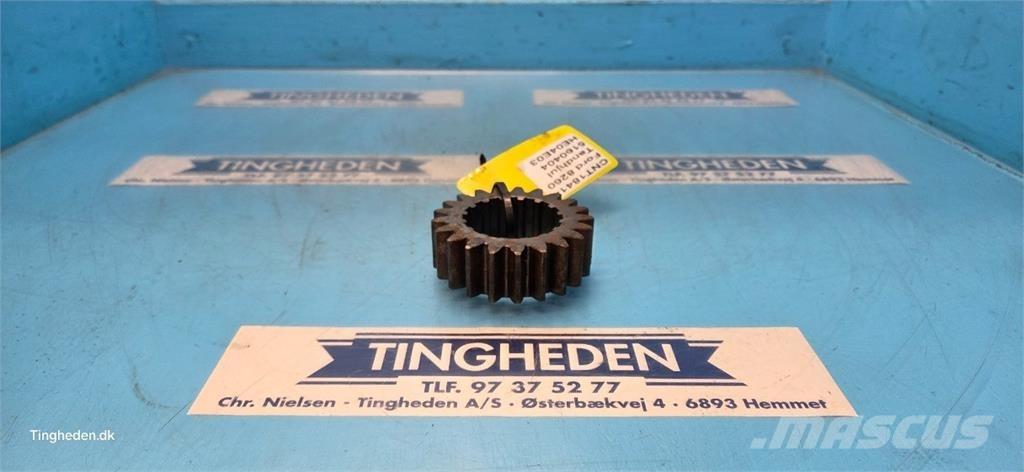Ford 8260 Transmissie