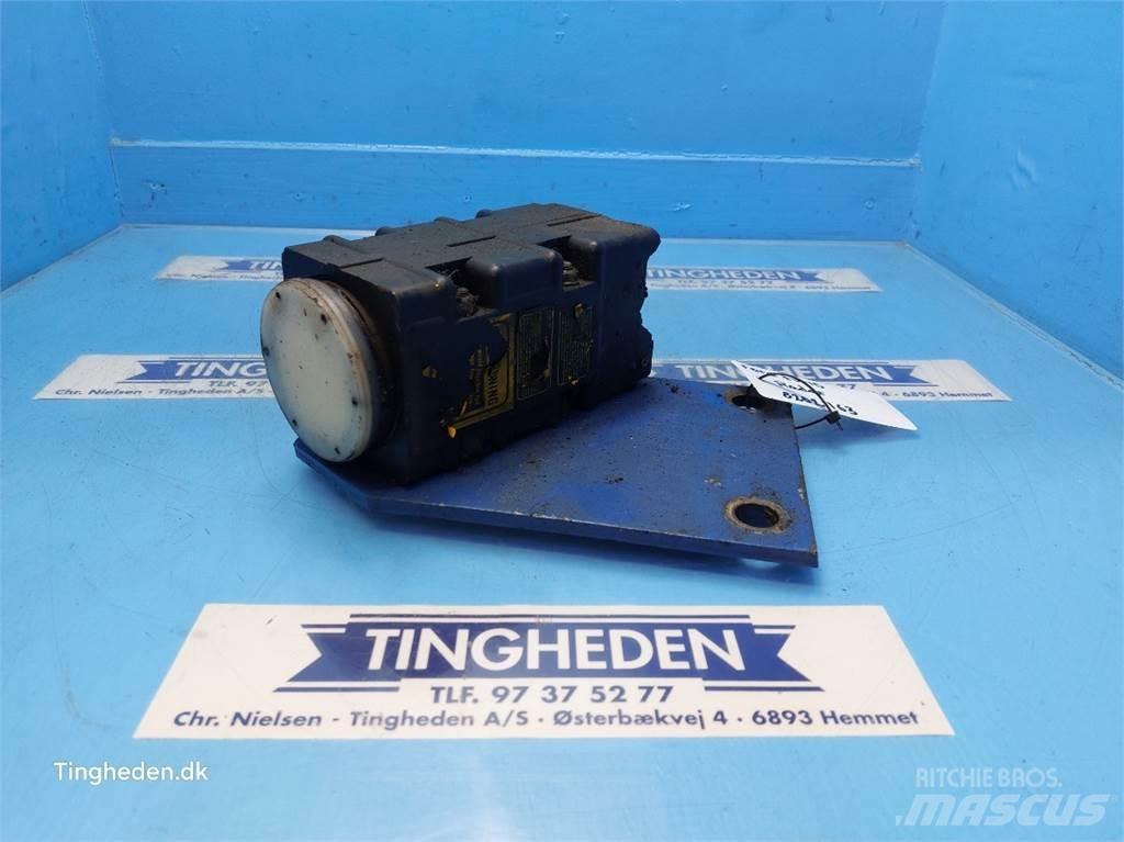 Ford TW15 Electronics
