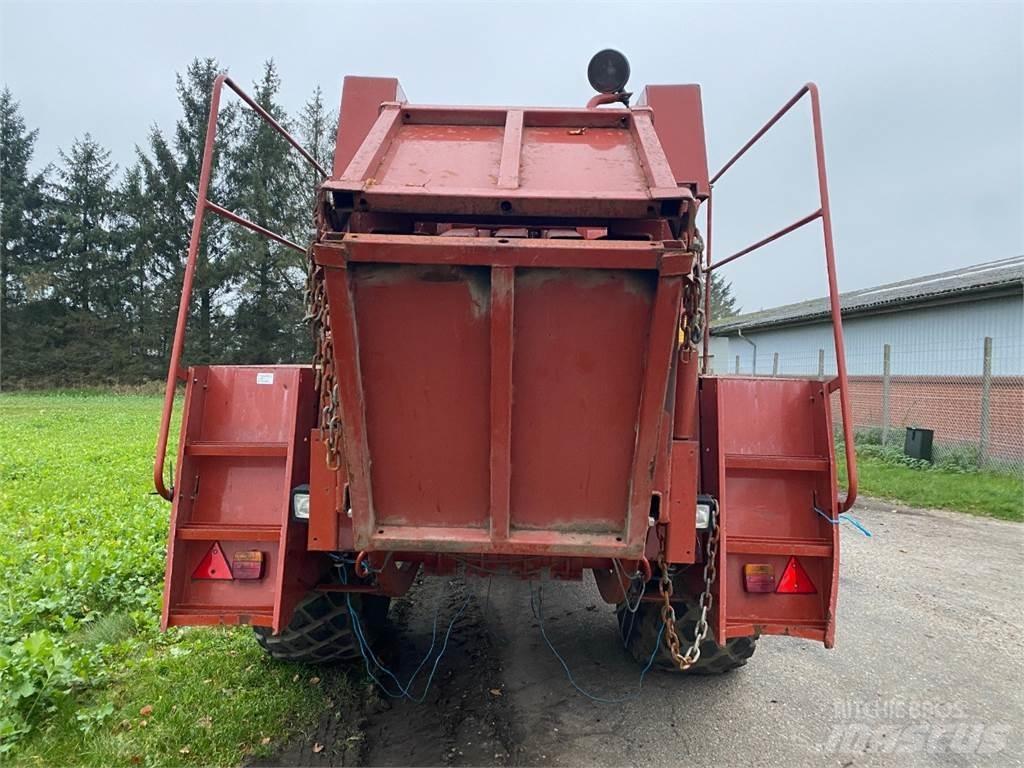 Hesston 4700 Vierkante balenpers