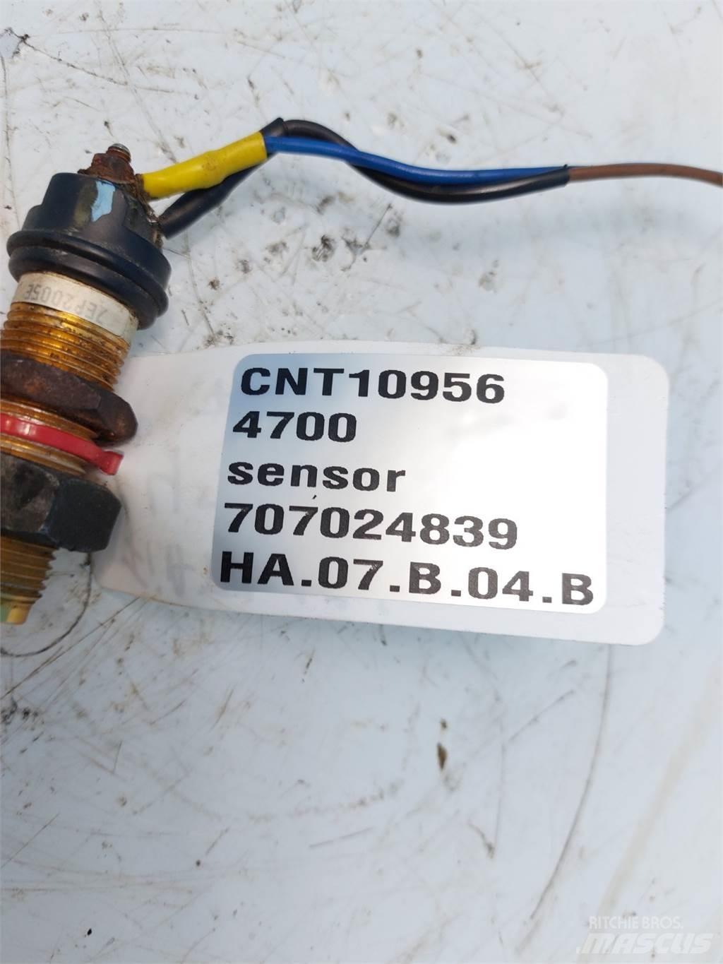 Hesston 4700 Electronics