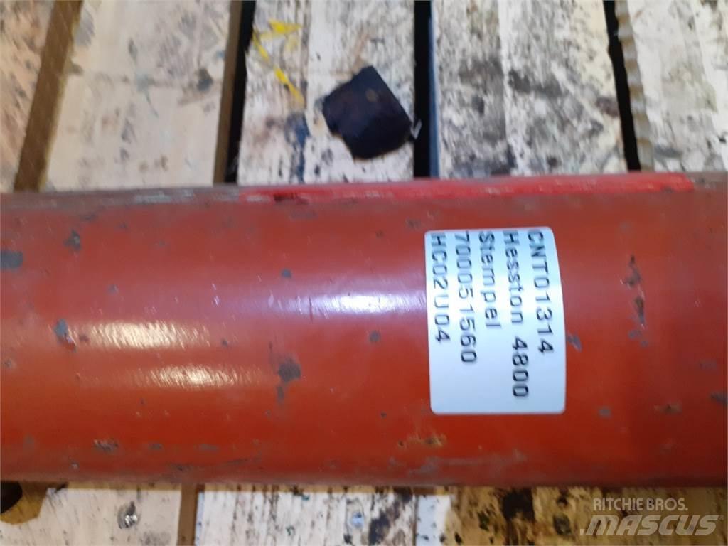 Hesston 4800 Balenklemmen