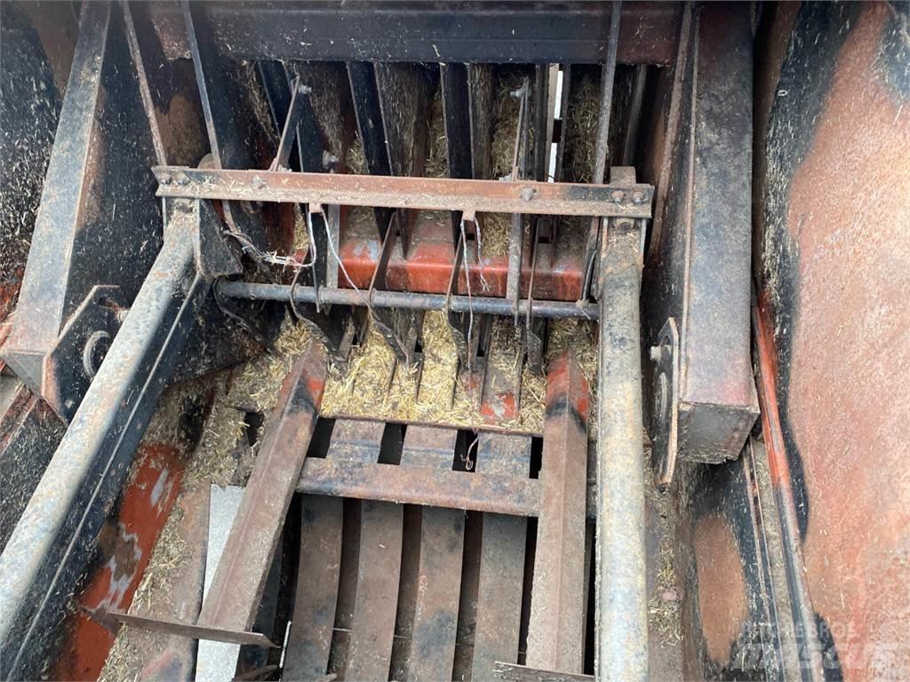 Hesston 4900 Vierkante balenpers