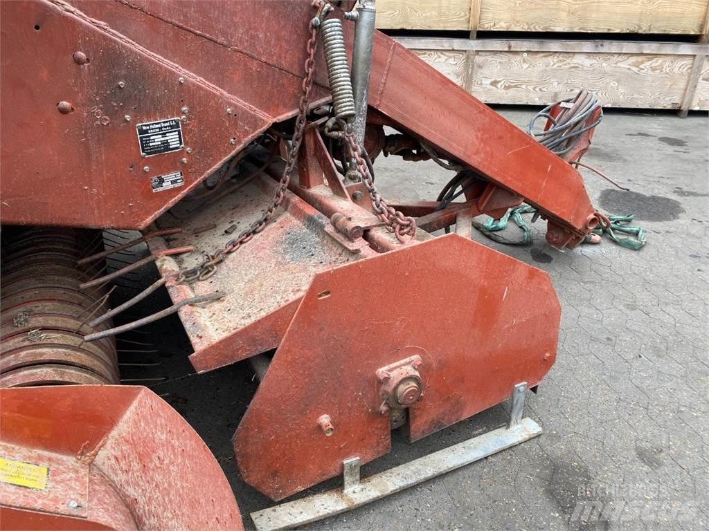 Hesston 4900 Vierkante balenpers