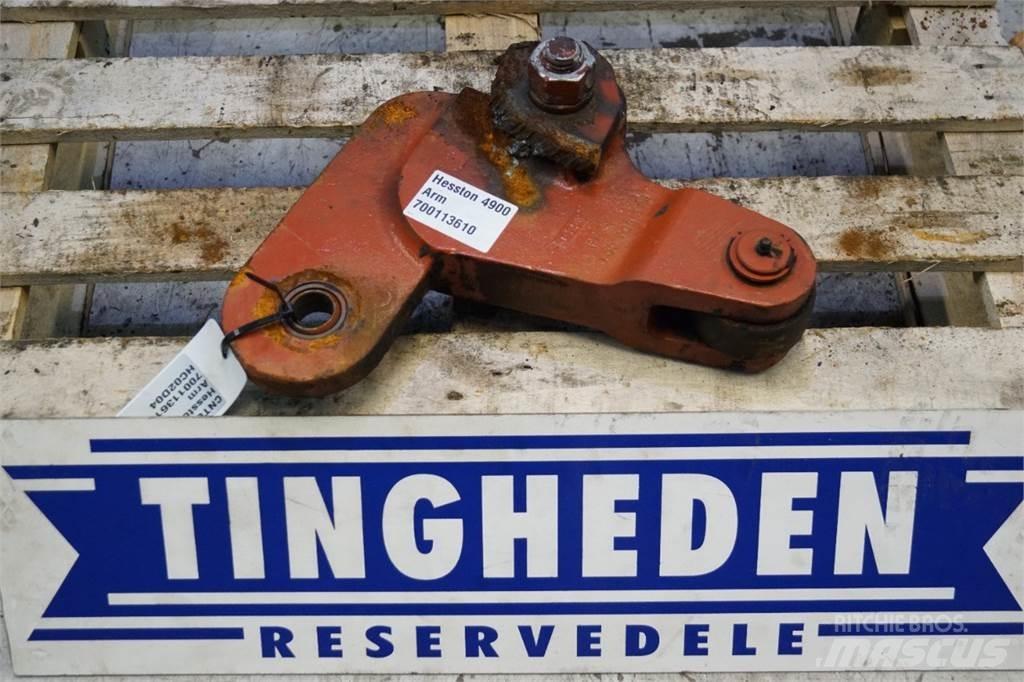 Hesston 4900 Balenklemmen