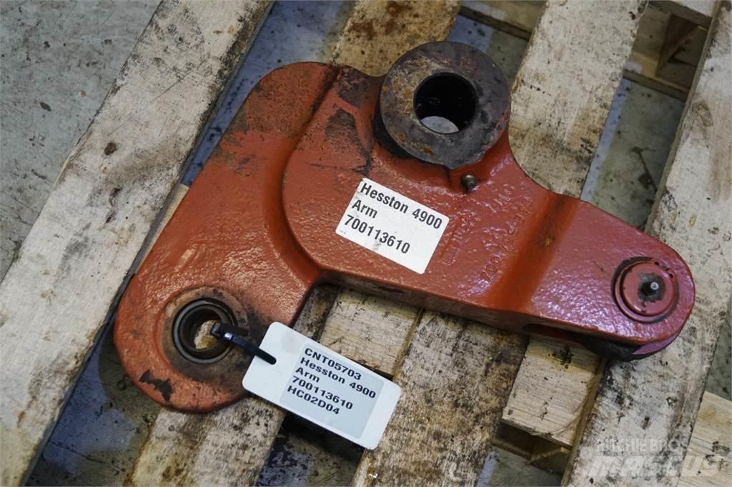 Hesston 4900 Balenklemmen