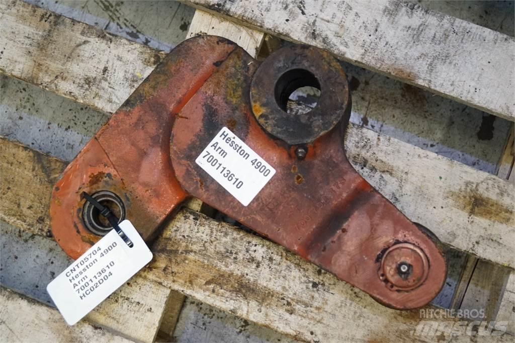 Hesston 4900 Balenklemmen