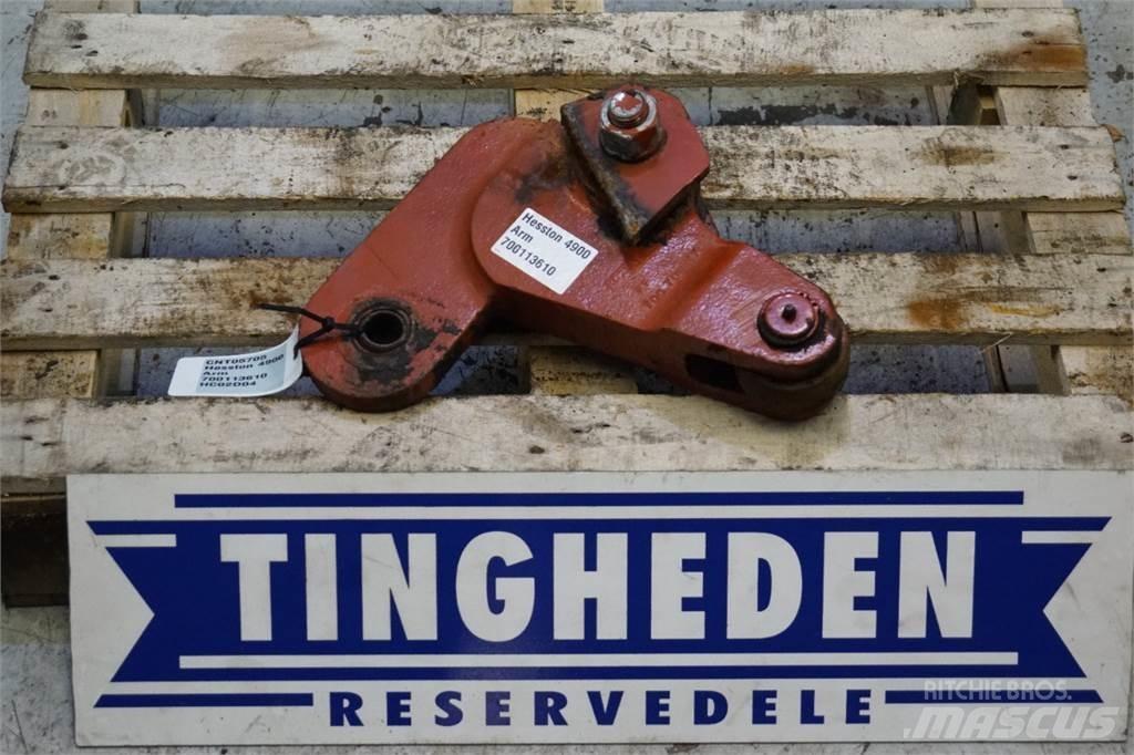 Hesston 4900 Balenklemmen