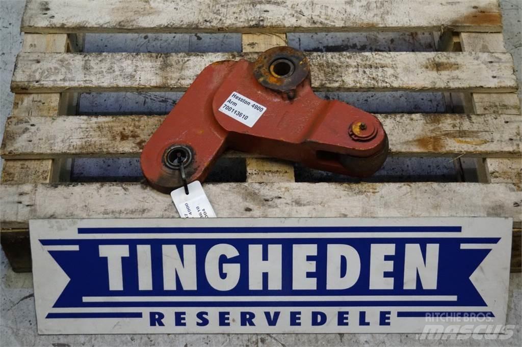 Hesston 4900 Balenklemmen