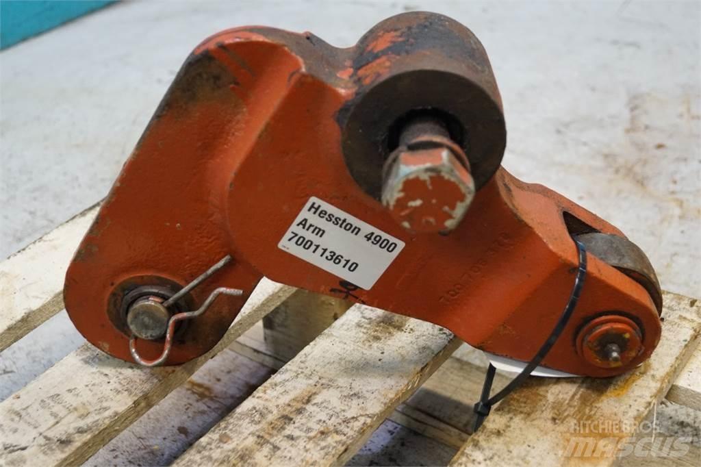Hesston 4900 Balenklemmen